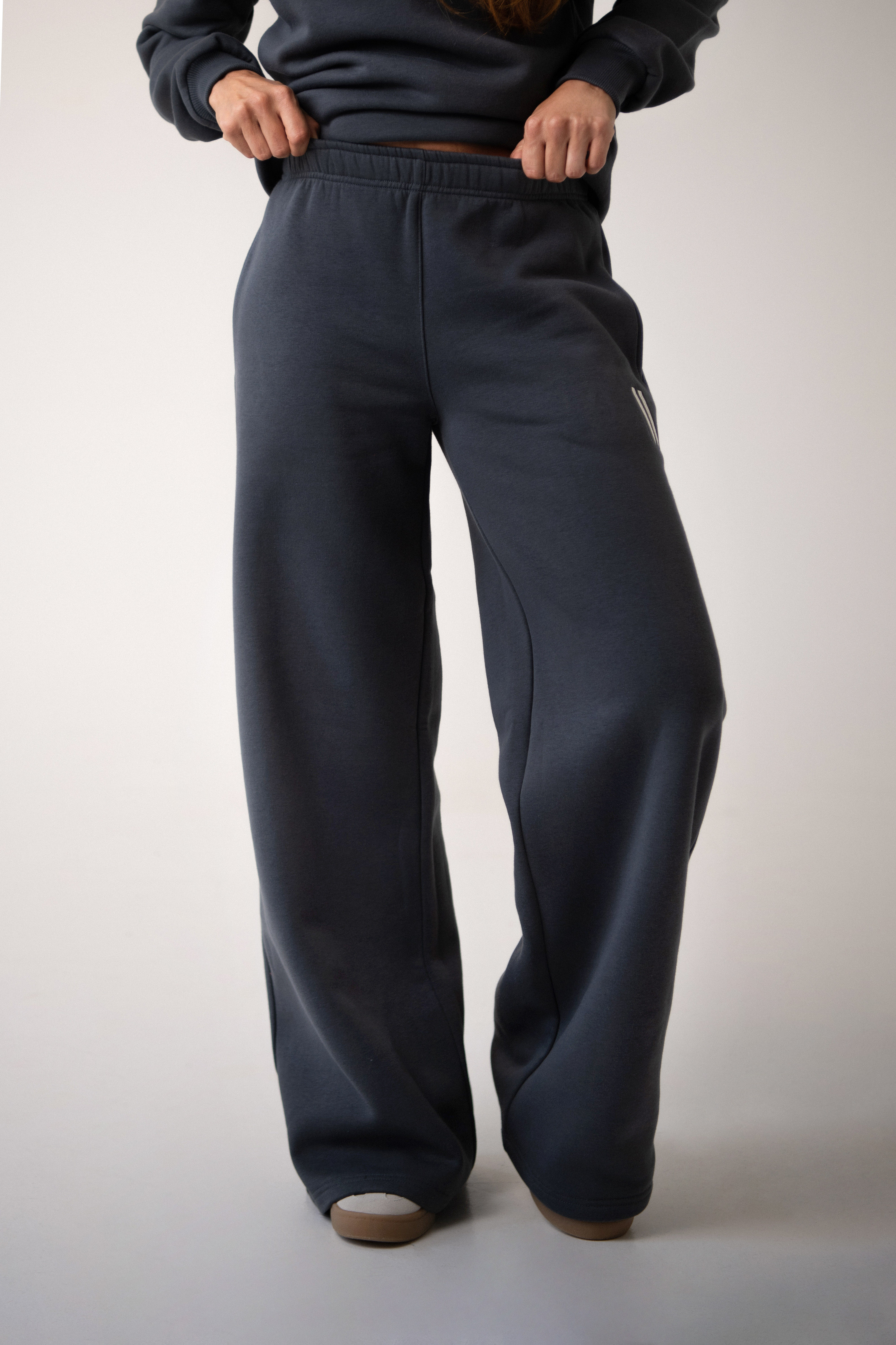 Straight sweatpants | Graphite